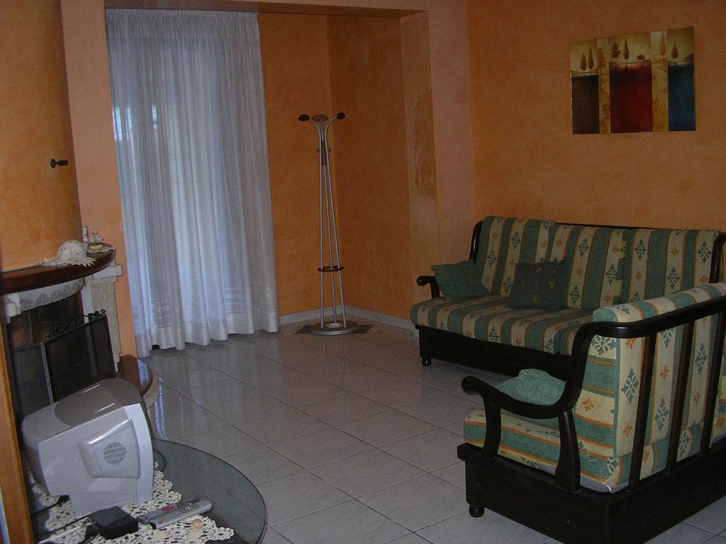 Terrazza Sul Mare Apartment Gioiosa Marea Bilik gambar
