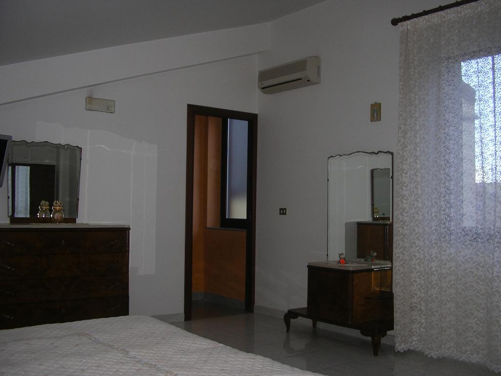 Terrazza Sul Mare Apartment Gioiosa Marea Bilik gambar